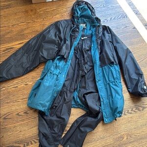 Helly Hansen Men's XL Windbreaker and Pant Black and Teal Set
